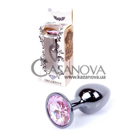 Основное фото Анальная пробка Boss Series Exclusivity серебристая с розовым кристаллом 7 см